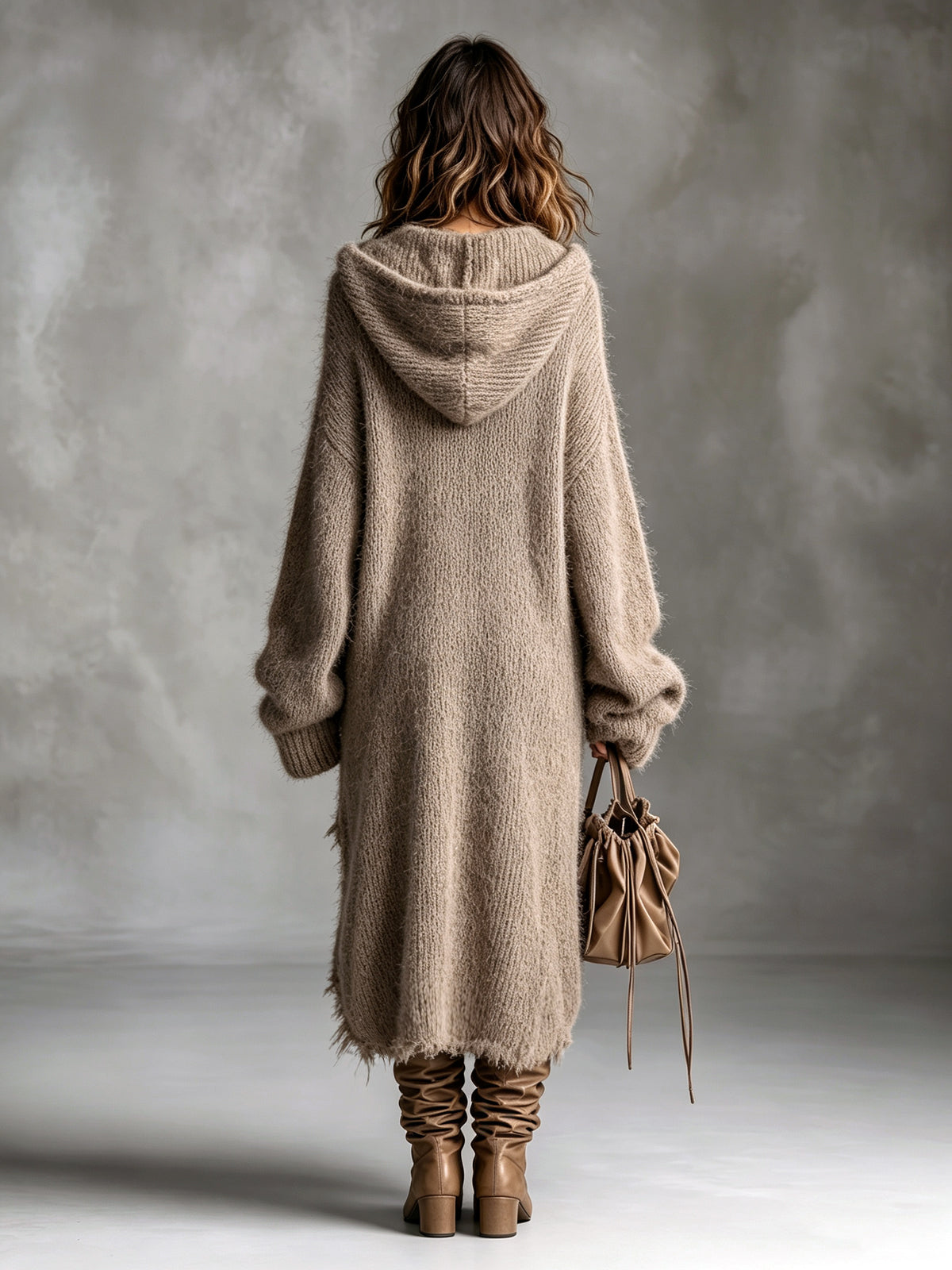ALDARA | Vestido Midi de Punto Afelpado con Capucha