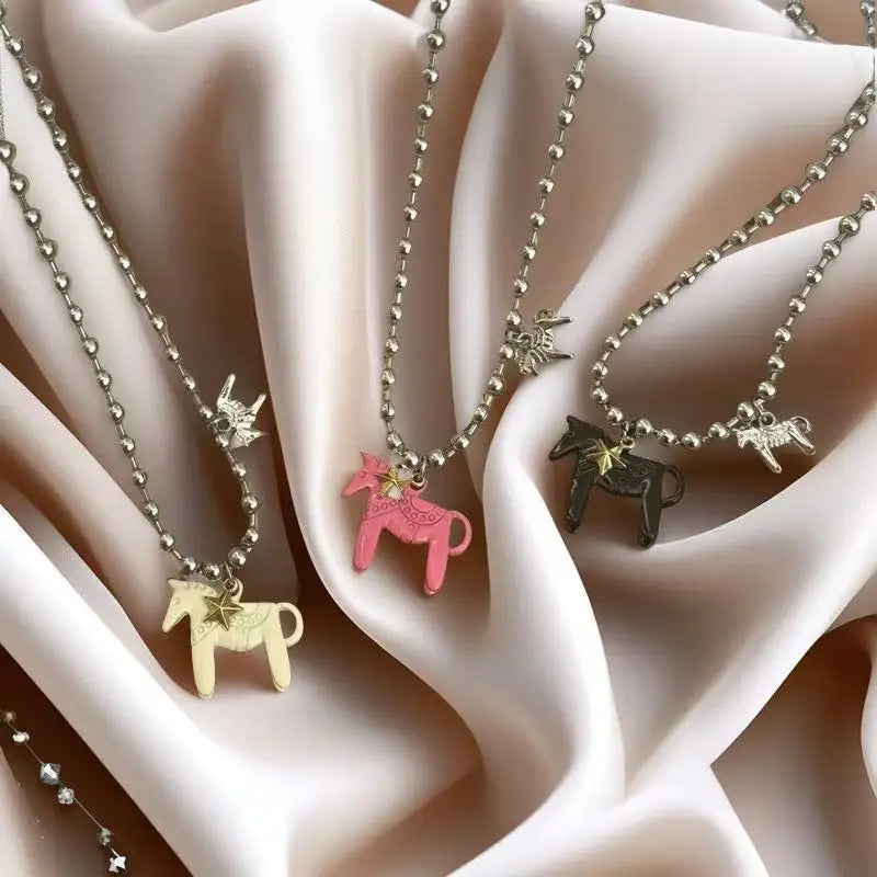 Aitana | Collar con Caballo Esmaltado
