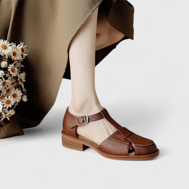 MANON | SANDALIAS CERRADAS CON CORREA
