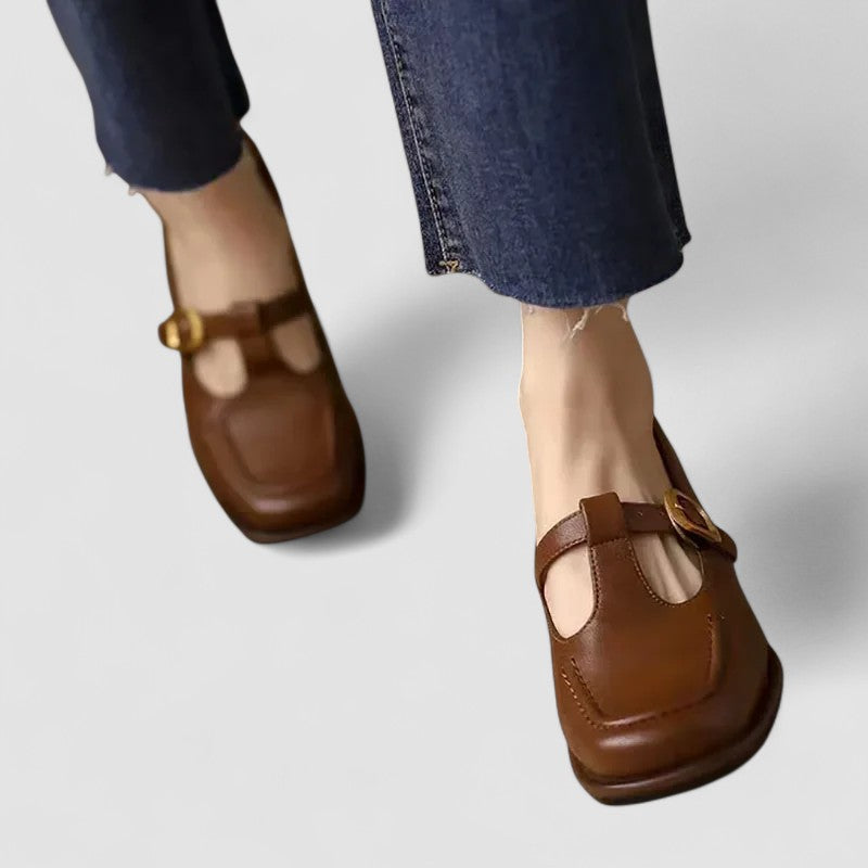 FLORENCE | ZAPATOS CON CORREA EN T Y PUNTA CUADRADA