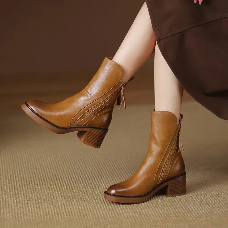 CLARA | BOTINES RETRO CON TACÓN ANCHO Y CREMALLERA